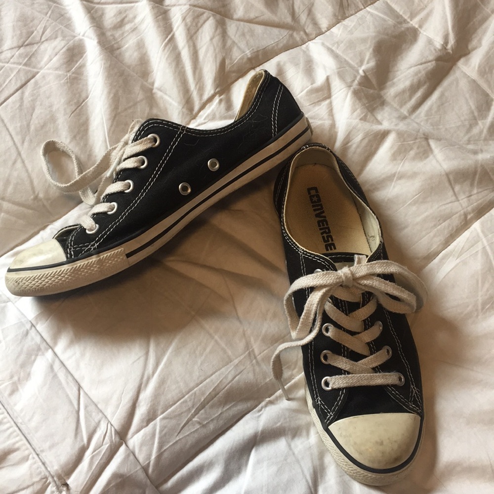 Black all star converse